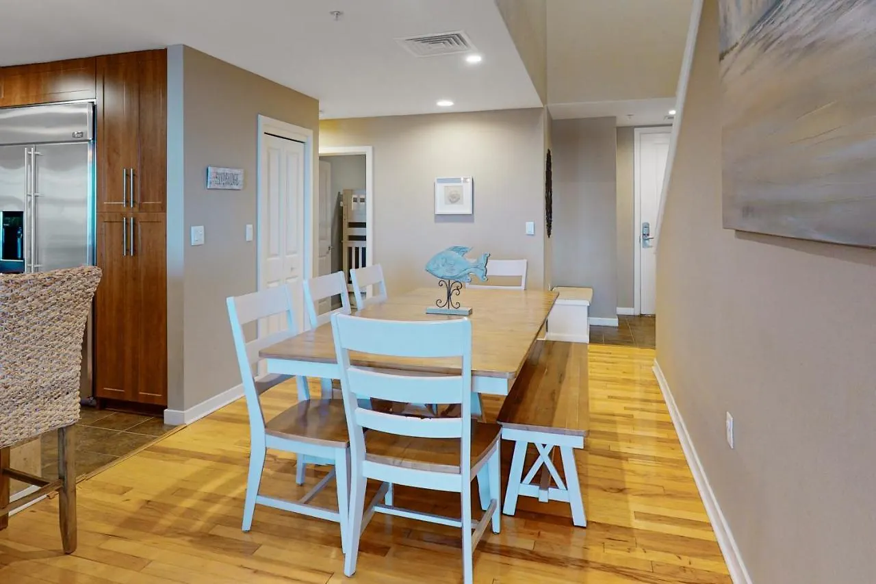 バージニアビーチThe Sanctuary - Blue Suede Views Penthouse 425Bアパートメント アパート バージニアビーチ